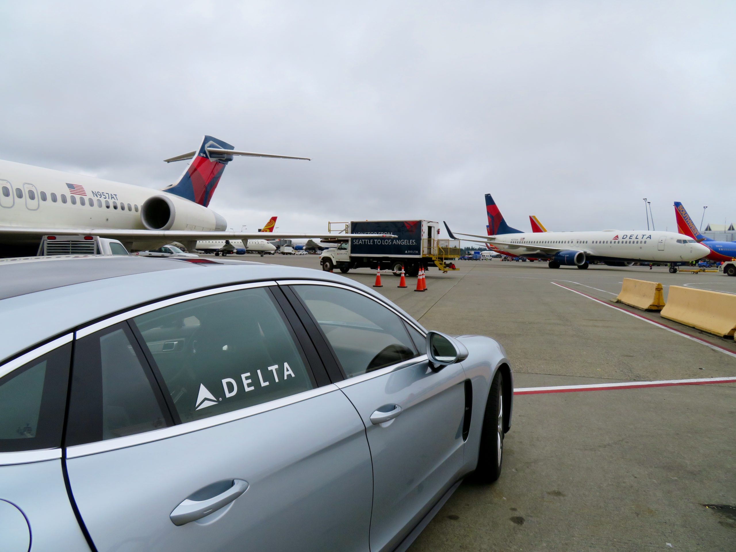 デルタ航空の粋なサービス シアトル タコマ国際空港 La Tayori