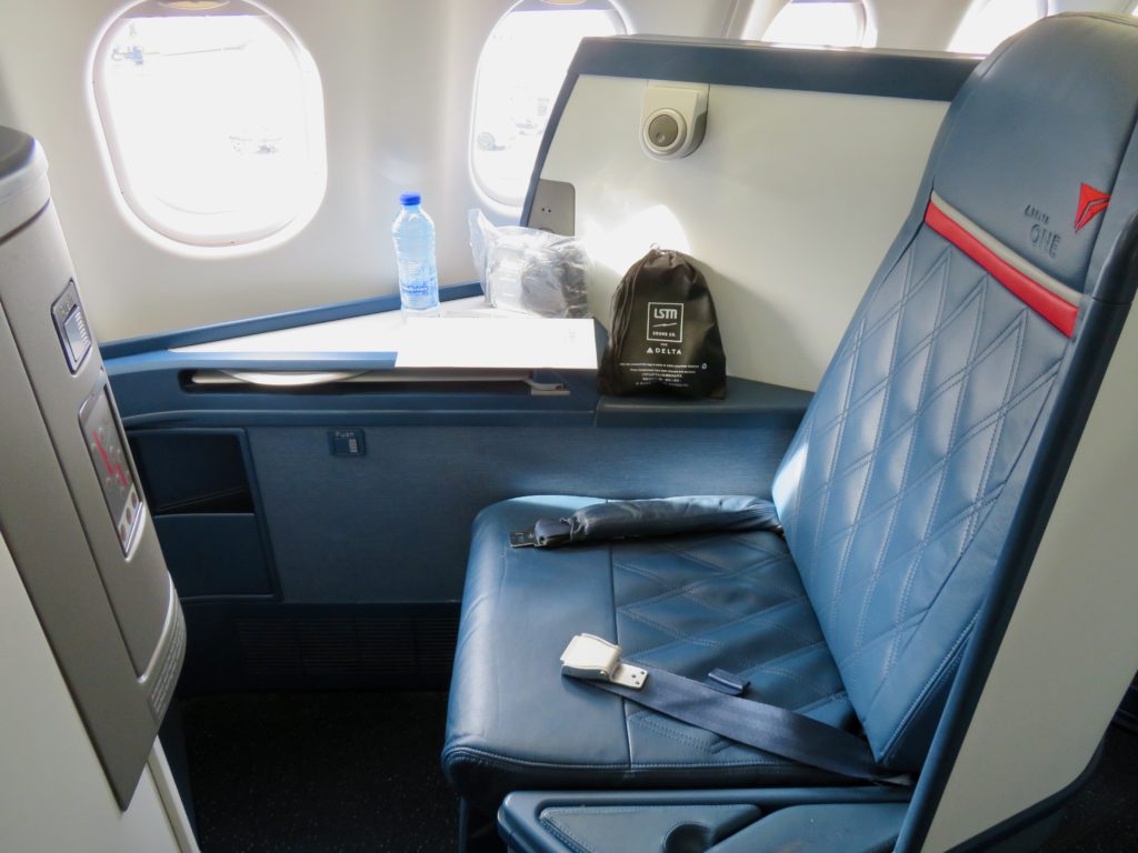 デルタ航空 ビジネスクラス「デルタ・ワン」搭乗記 パリ−シアトル